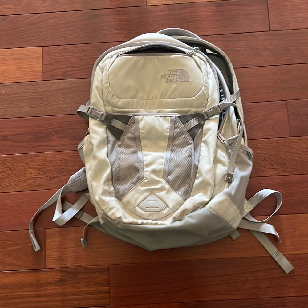 The North Face Recon Backpack, Silver/Gray, 30L
